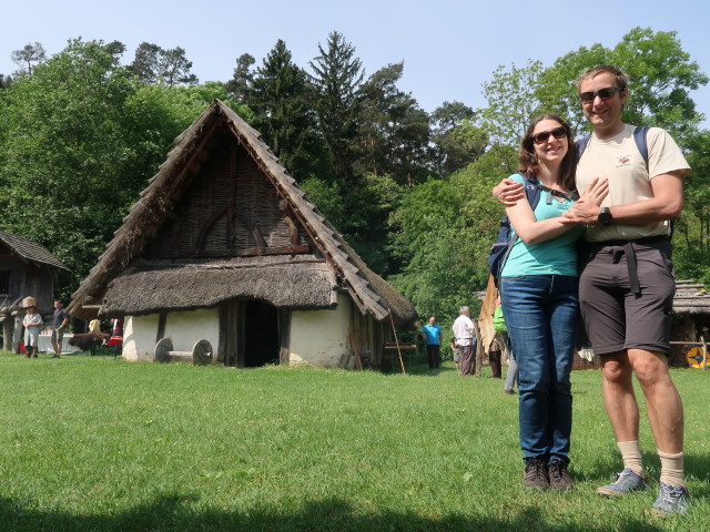 Sabine und ich im Germanischen Geh&ouml;ft
