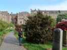 Sabine im The Howff Cemetary in Dundee (26. Mai)