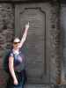 Sabine am Greyfriars Cemetary in Edinburgh (1. Juni)