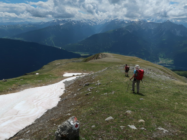 Gudrun und Christoph am Weg 19 zwischen Mislkopf und Misljoch (10. Juni)