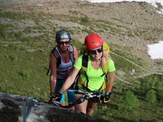 Speikboden-Klettersteig: Leonie und Sigrid zwischen Einstieg und Notausstieg