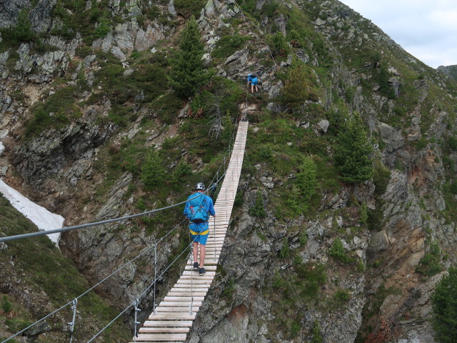 Speikboden-Klettersteig: Daniel und Christian auf der Nepalbrücke