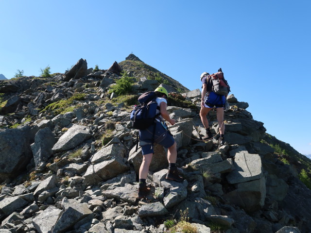 Ulrike und Josef zwischen Bergstation der Goldriedbahn und Bunköpfl