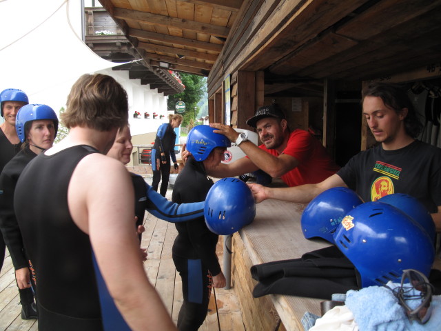 Frank, Sonja, Thomas, Birgit, Marion und Michaela im Eddy Rafting Center