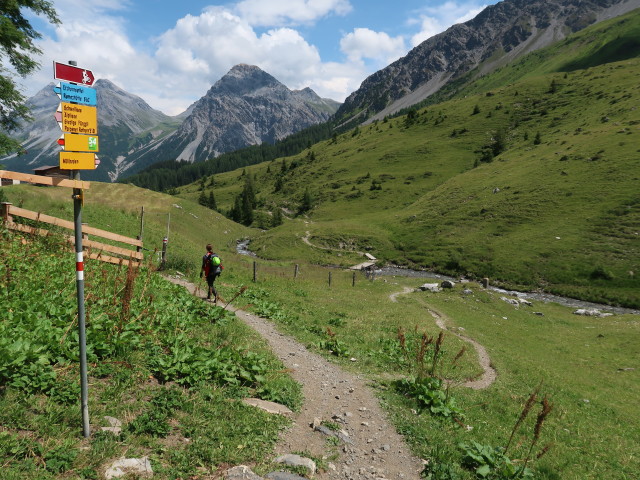 Carmen zwischen Restaurant Alpenblick und Talstation des H&ouml;rnli-Express