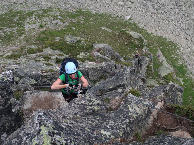 Krokodil-Klettersteig: Marisa am ersten Turm (28. Juli)