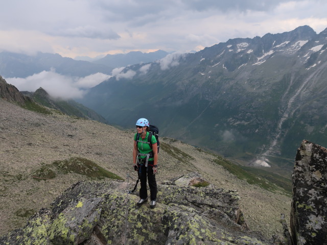 Krokodil-Klettersteig: Marisa am Gipfel des ersten Turms (28. Juli)