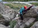 Holderli-Seppl-Klettersteig: Angela zwischen erster und zweiter Brücke (4. Aug.)