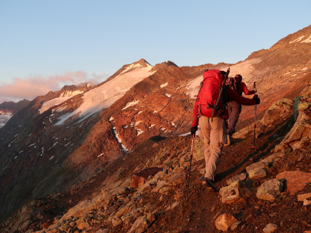 Christoph und Gudrun zwischen Ramolhaus und Firmisanjoch (12. Aug.)