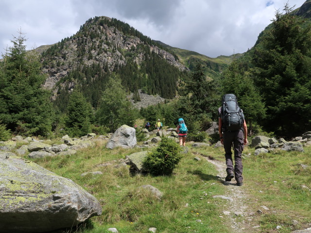 Evelyn und Bernadette am Weg 911a zwischen Pitztal und R&uuml;sselsheimer H&uuml;tte (15. Aug.)