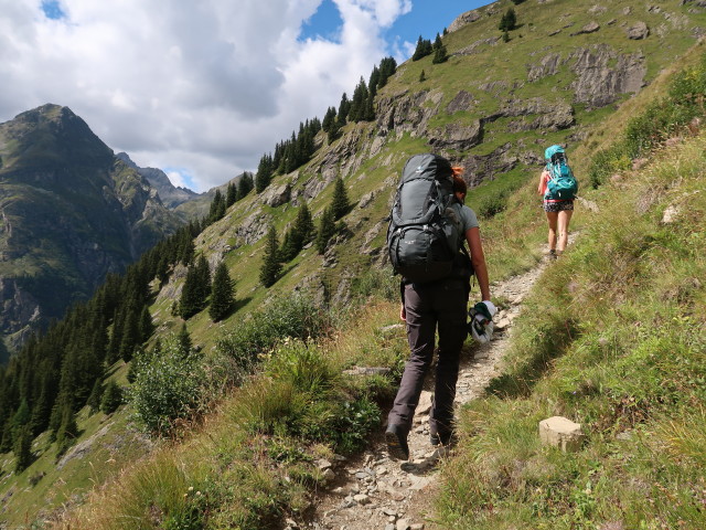 Bernadette und Evelyn am Weg 911a zwischen Pitztal und R&uuml;sselsheimer H&uuml;tte (15. Aug.)