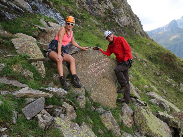 Evelyn und Bernadette zwischen R&uuml;sselsheimer H&uuml;tte und Kleinb&auml;renzinne-Klettersteig (15. Aug.)