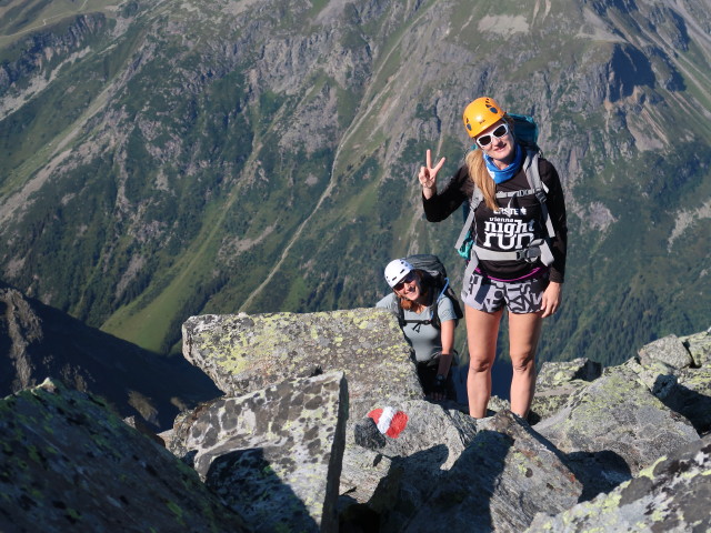Bernadette und Evelyn am Westgrat der Hohen Geige (16. Aug.)
