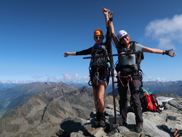 Evelyn und Bernadette auf der Hohen Geige, 3.393 m (16. Aug.)