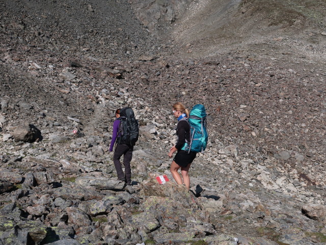 Bernadette und Evelyn am Weg 911 im S&uuml;dlichen Luibiskar (17. Aug.)