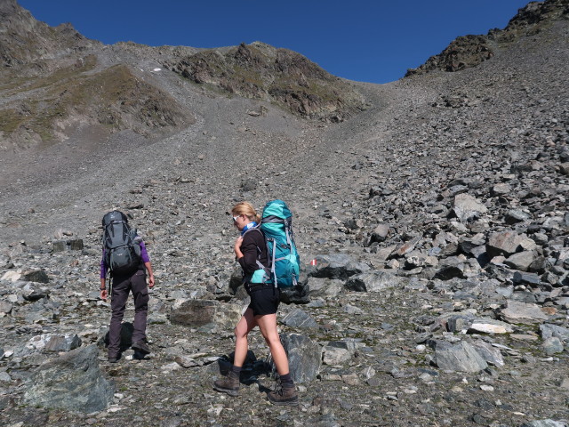 Bernadette und Evelyn am Weg 911 im S&uuml;dlichen Luibiskar (17. Aug.)