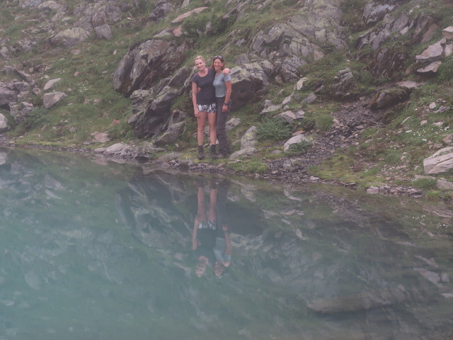 Evelyn und Bernadette beim Wei&szlig;en See, 2.546 m (18. Aug.)
