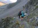 Bernadette und Evelyn am Weg 911 im Kapuzinerjoch, 2.710 m (17. Aug.)