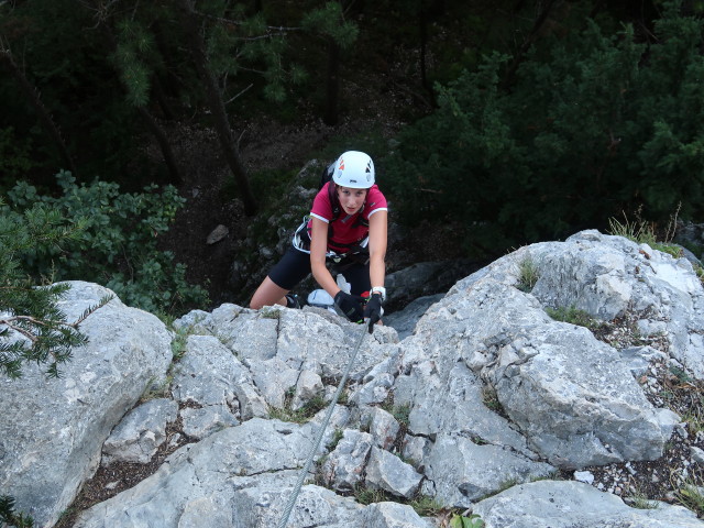 &Ouml;TK-Klettersteig: Larissa im Teil 1