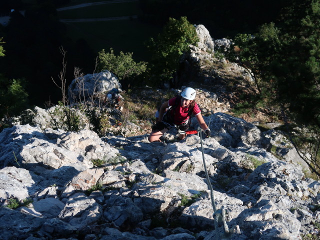 &Ouml;TK-Klettersteig: Larissa im Teil 2