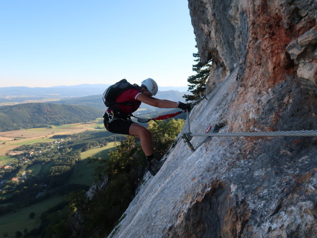 &Ouml;TK-Klettersteig: Larissa im Teil 3
