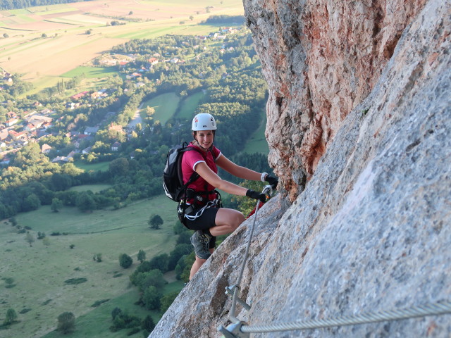 &Ouml;TK-Klettersteig: Larissa im Teil 3