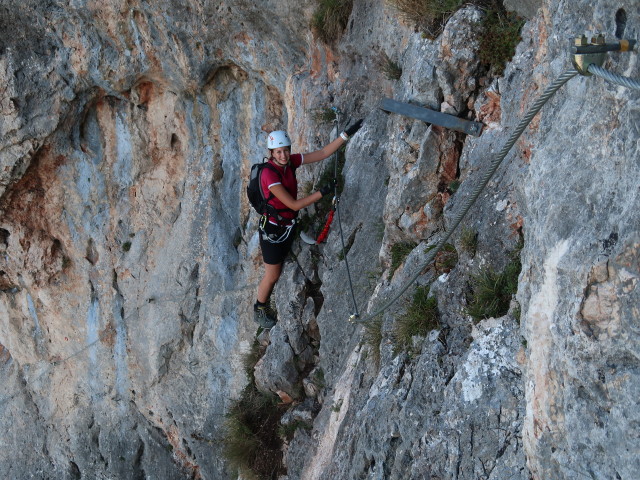 ÖTK-Klettersteig: Larissa im Teil 3