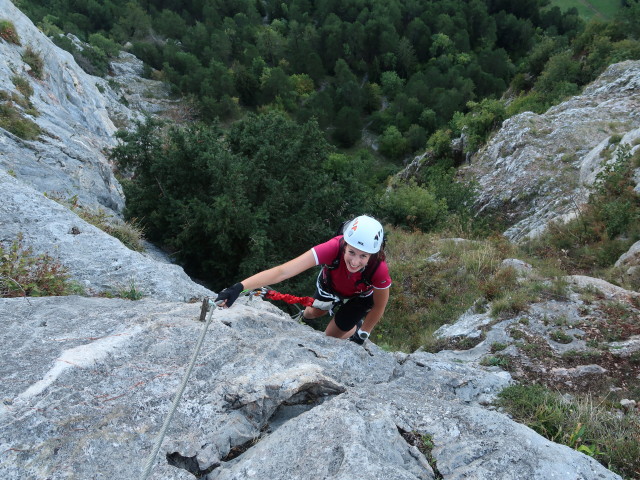 &Ouml;TK-Klettersteig: Larissa im Teil 3