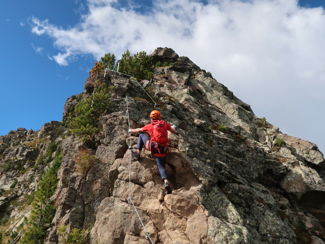 Ferrata dei Laghi: Axel am Bombasel Vertigo