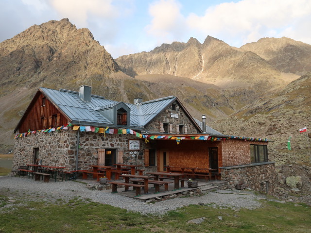 Winnebachseehütte, 2.361 m (16. Sep.)