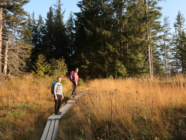 Sabine und Romy zwischen Gschwendtalpe und Bregenzer Hütte (29. Sep.)