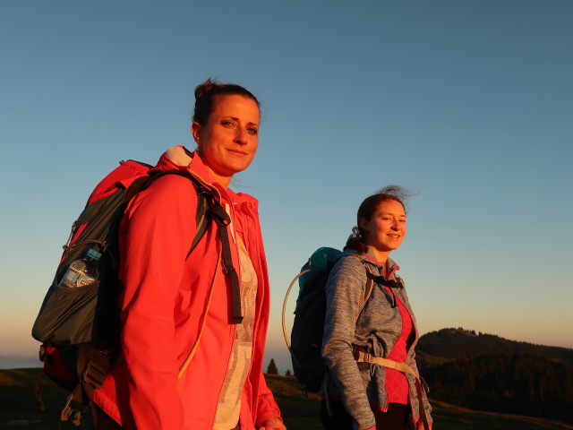 Romy und Sabine auf der Wei&szlig;enfluhalpe, 1.367 m (30. Sep.)