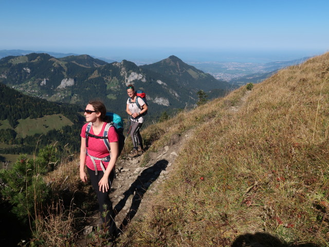 Sabine und Romy am Weg 01 zwischen M&ouml;rzelspitze und Salzb&ouml;denkopf (30. Sep.)