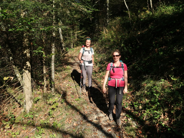 Romy und Sabine zwischen Sattelalpe und Ebniter Ache (30. Sep.)