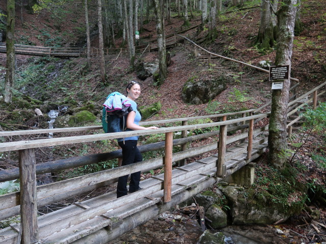 Sabine in der Dr.-Vogelgesang-Klamm (5. Okt.)