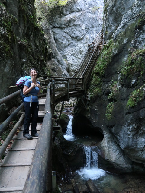 Sabine in der Dr.-Vogelgesang-Klamm (5. Okt.)