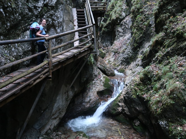 Sabine in der Dr.-Vogelgesang-Klamm (5. Okt.)