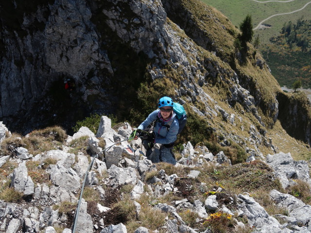 Wildfrauen-Klettersteig: Sabine zwischen Einstieg und Frauenmauer (6. Okt.)