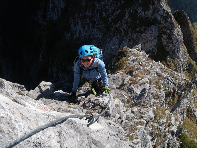 Wildfrauen-Klettersteig: Sabine zwischen Einstieg und Frauenmauer (6. Okt.)