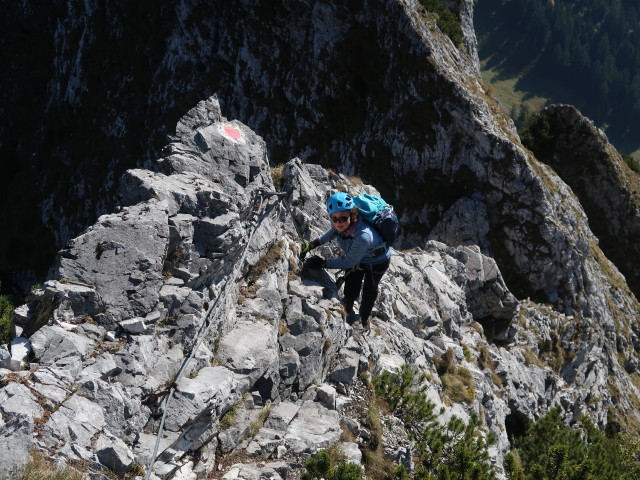 Wildfrauen-Klettersteig: Sabine zwischen Einstieg und Frauenmauer (6. Okt.)