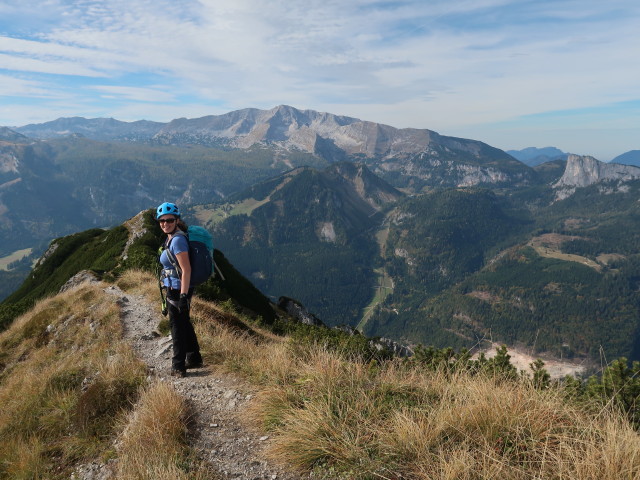 Sabine am Weg 610 zwischen Kitzstein und Lahnerkogel (6. Okt.)