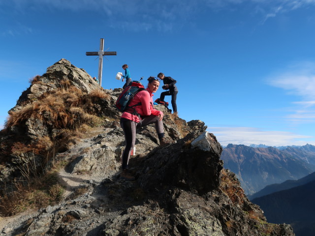 Romy am Golmer Höhenweg zwischen Golmer Joch und Latschätzkopf (21. Okt.)