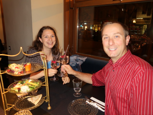 Sabine und ich im Caf&eacute; Ansari