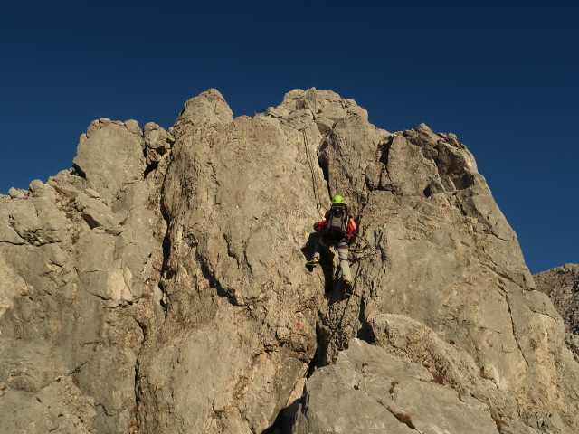Bert-Rinesch-Klettersteig: Carmen zwischen Spreizschritt S&uuml;dostsporn-Kreuz