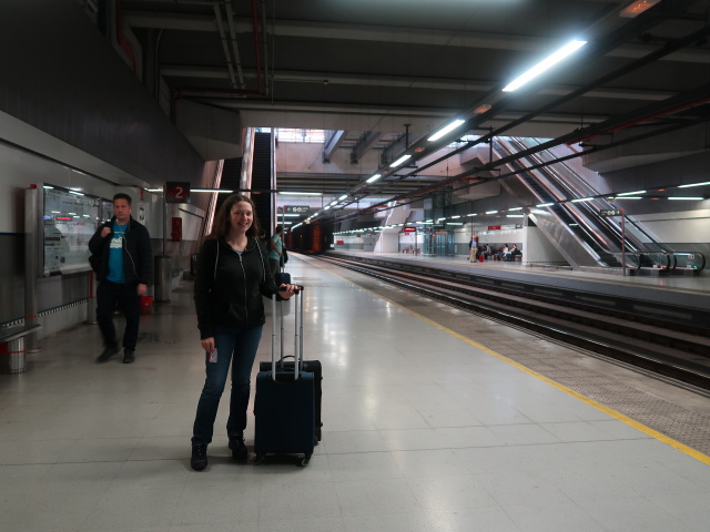 Sabine in der Estaci&oacute;n Mal&aacute;ga Aeropuerto (17. Nov.)