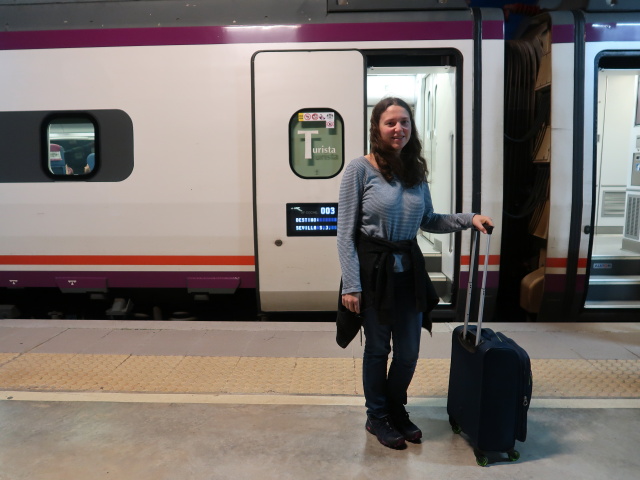 Sabine in der Estaci&oacute;n Mal&aacute;ga Mar&iacute;a Zambrano (17. Nov.)