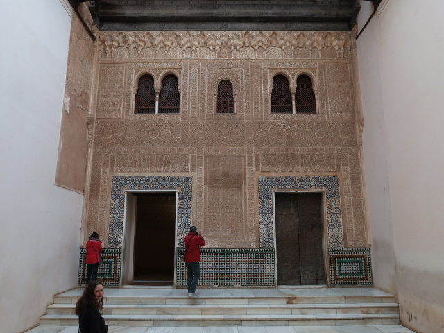 Sabine im Palacio Nazar&iacute;es in der Alhambra in Granada (19. Nov.)