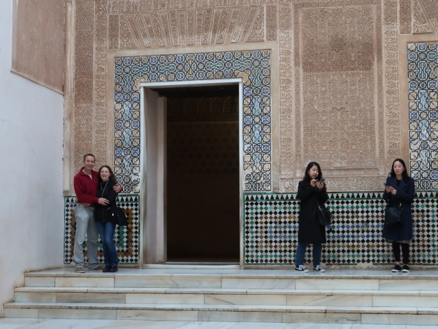 Ich und Sabine im Palacio Nazar&iacute;es in der Alhambra in Granada (19. Nov.)