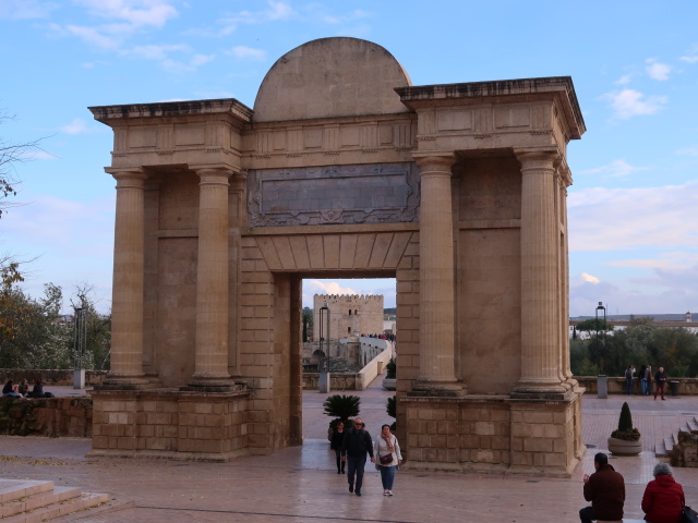 Puerta del Puente in C&oacute;rdoba (20. Nov.)