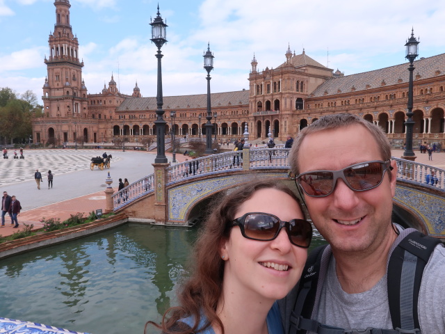 Sabine und ich auf der Plaza de Espana in Sevilla (21. Nov.)